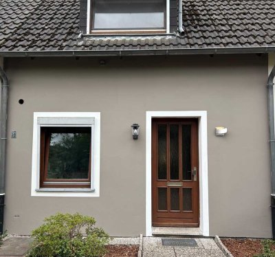 Günstiges, gepflegtes 3,5-Zimmer-Reihenhaus mit EBK in Bremen Kirchhuchting
