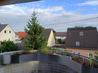 Gepflegte 3-Zimmer-Dachgeschosswohnung mit Balkon und EBK in Augsburg-Hochzoll