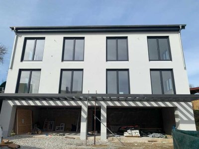 Neubau 2-Zimmer-Wohnung im Obergeschoss mit Balkon in Weichs OT Aufhausen zu vermieten!