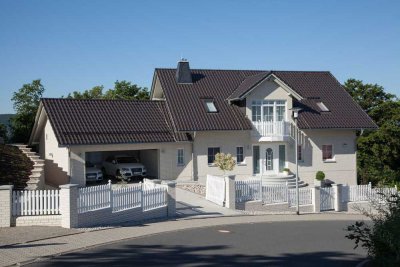 Provisionsfrei – Familienfreundliches Haus mit sonniger Terrasse und schönem Blick ins Grüne