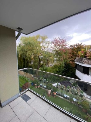 Moderne 3,5-Zimmer-Wohnung mit gehobener Ausstattung, überdachtem Balkon und Wallbox in Sindelfingen