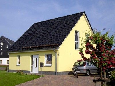 Grundstücks-Preis inkl.!! Klein, aber fein: u.a.m. FBH, L/W-Wärmepumpe, Ton-Dachsteine, etc.