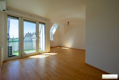 Optimal aufgeteilte 3 -Zimmer DG-Wohnung inkl. Einbauküche &amp; Balkon in Ruhe- &amp; Grünlage.