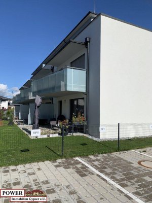 Neuwertige perfekt eingeteilte 2 Zimmerwohnung mit Carport!