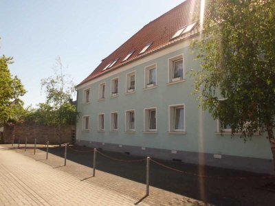 Renovierte 2-Raum-EG-Wohnung auf 4-Seiten-Hof in Eickendorf
