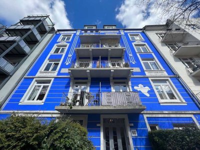 Helle 2 Zi.-Altbauwohnung mit Wohnküche und Balkon