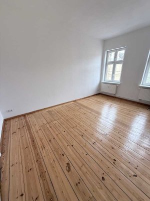 charmante 3-Raum Altbauwohnung mit Einbauküche und Balkon