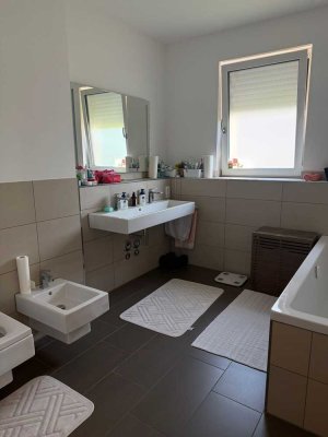 Mitten in der Stadt und dennoch ruhig  - 4 Zimmerwohnung mit einem großen Balkon und einer TG