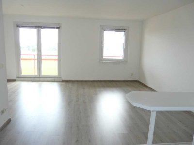 Schöne 1-Zimmer-Wohnung mit Balkon, Einbauküche u. Fußbodenheizung Nähe BTU (Süd)