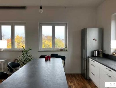 Lichtdurchflutete Penthaus Wohnung, 1 Zimmer 55qm