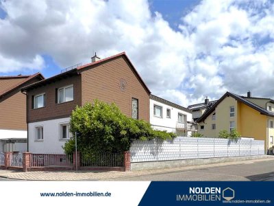 ***RUHIGE LAGE - GARTEN - GARAGE  - DENNOCH ZENTRUMSNAH***