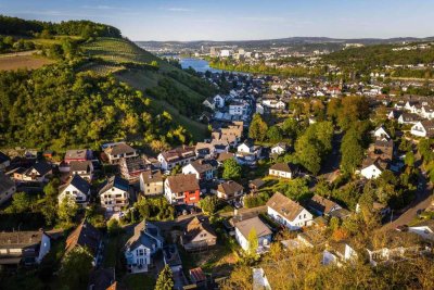 Grundstück mit Bestandsimmobilie und Ausblick - Ihre Chance in Güls!