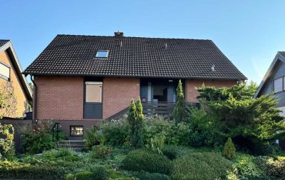 Freistehendes Einfamilienhaus mit Einliegerwohnung!