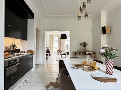 Sonnige 4-Zimmer-Altbauwohnung mit Balkon im Reuterkiez