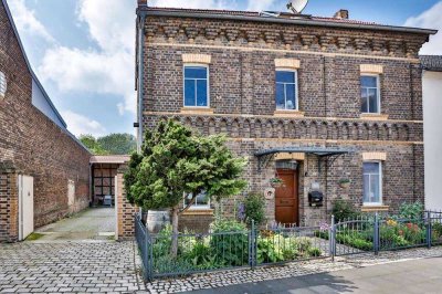 Historischer Backsteinhof: 6,5-Zimmer Einfamilienhaus in ruhiger Seitenstrasse in Swisttal Miel