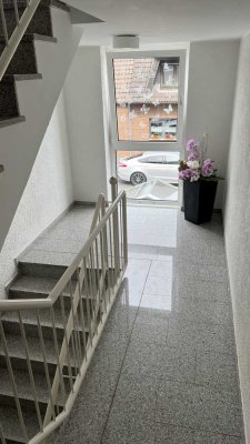 Frisch renovierte, sonnige 3-Zimmer-Wohnung mit großem Balkon in Bergheim