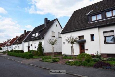 Einfamilienhaus nebst Garage