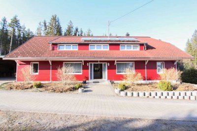 Sofort wohlfühlen: Gepflegtes EFH mit Einliegerwohnung in naturnaher Lage von Schluchsee