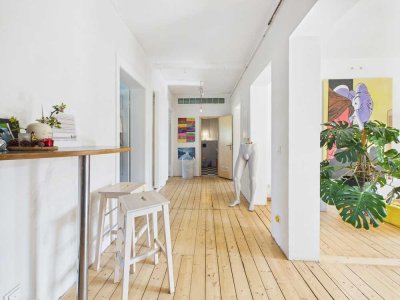 Altbauwohnung mit Wärmepumpe und Terrasse in zentraler Lage zum Veredeln !