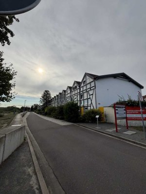 Exklusives Reihenendhaus direkt an der Elbe – saniert 2025, mit Garten, Kamin und Traum-Ausblick