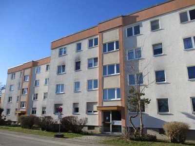 Hier findet jeder seinen Platz: frisch renovierte 4 Zimmer-Familienwohnung mit neuer EBK!