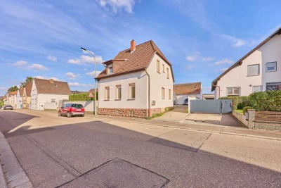 Attraktives EFH mit Einliegerwohnung auf großem Grundstück, Ausbaureserve in der Scheune - Römerberg