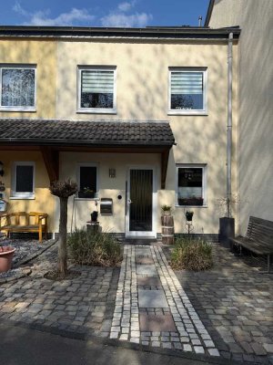 Gepflegtes Mittel-Reihenhaus in der beliebten Kammgarnsiedlung in Lennep