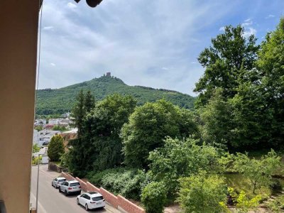Schöne 3-Zimmer-Wohnung mit Balkon und EBK in Annweiler am Trifels