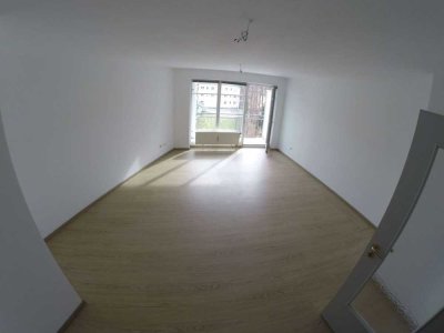 Helle und geräumige ein Zimmer Wohnung in Bad Tölz-Wolfratshausen (Kreis), Geretsried