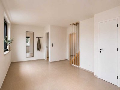 Erstbezug nach Kernsanierung – Modernes Reihenmittelhaus mit Garten, Wärmepumpe & 2 Stellplätzen