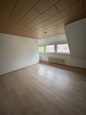 Attraktive, vollständig renovierte 2-Zimmer-Wohnung mit gehobener Innenausstattung in Kaarst