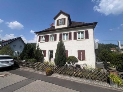 Freistehendes Einfamilienhaus mit Garten und Garage in Nagold-Gündringen