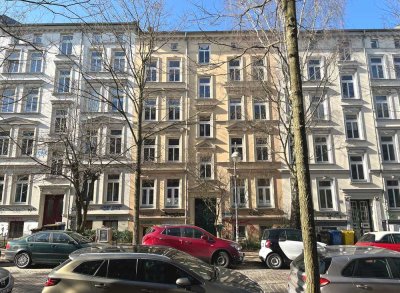 Großzügige 6-Zimmer Eigentumswohnung im Herzen der KTV auf zwei Etagen