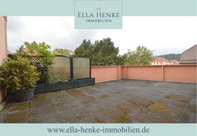 Helle, großzügige 2-Zimmer-Wohnung mit riesiger Terrasse...