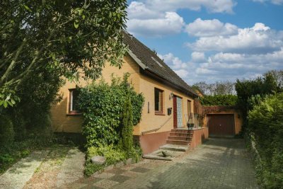 Familienfreundliches Wohnen – Großes Einfamilienhaus in zentraler Lage in der Waldstadt zu kaufen!