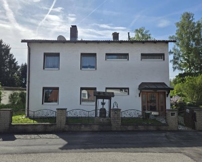 Schönes Einfamilienhaus mit sonnigem Garten, Pool, Garage und Carport sowie Hobby-Werkstatt in 4030 Linz