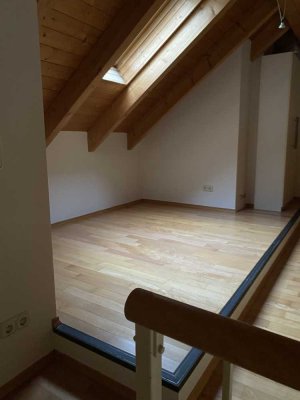 Seltene Mansarden-Galerie-Wohnung! Loftcharakter