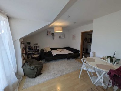 Zentral gelegene 1-Zimmer Dachgeschosswohnung mit schönem Südwestbalkon