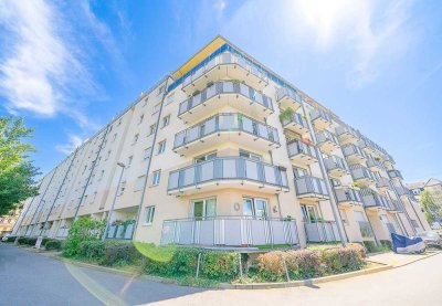 Gepflegte 2-Raumwohnung im 1. OG * West-Balkon * Bad mit Dusche * Außenjalousien * TOP *