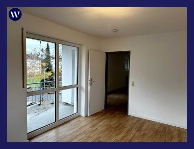 Direkt einziehen! Helle 2-Zimmer-Wohnung mit Balkon, Tageslichtbad mit Wanne, separate Küche, Keller