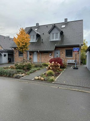 Traumhafte Doppelhaushälfte in gefragter Lage, ruhiges Wohnen, hervorragende Infrastruktur