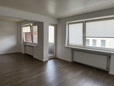 Exklusive, modernisierte 4-Raum-Wohnung mit EBK im Landhaus Stil von Bulthaupt in Neuss