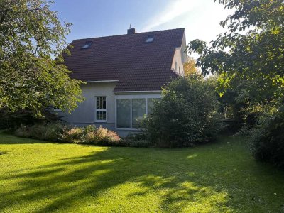 Ullersdorf: Luxuriöses Haus mit 10 Zimmern, Wellnessoase und Gartenparadies in Radeberg/Ullersdorf