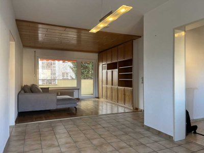 Bezugsfreie 4-Zimmer-Wohnung mit KFZ-Stellplatz, Keller-& Speicherabteil