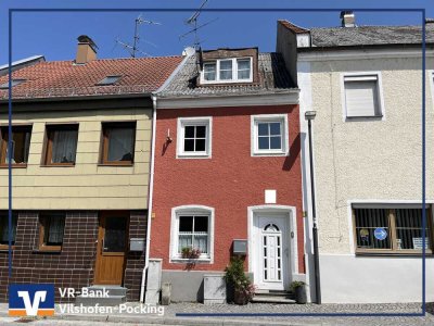 CHARMANTES REIHENHAUS IN UNMITTELBARER NÄHE ZUM MARKTPLATZ!