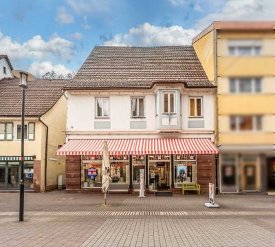 Ladengeschäft mit großer Wohnung in der Fußgängerzone
