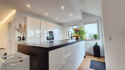 Ruheoase mit Aussicht - für kleine Familien m. 4 Zimmern, Garage, kleinem Garten, Terrasse & Balkon