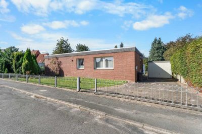Bremen-Burgdamm: Gemütlicher Flachdachbungalow mit Terrasse und Garage !!!Achtung Bieterverfahren!!!