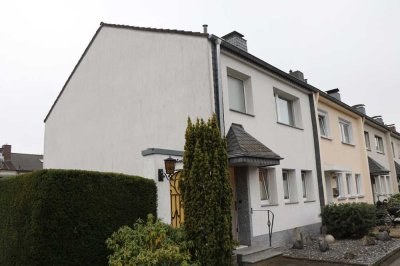 Für die Familie Gepflegtes Reiheneckhaus mit Terrasse, Garten und Garage in Langenfeld