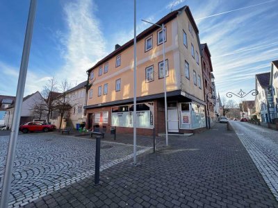 Wohn-/Geschäftshaus mit Ladenfläche (Café) in zentraler Lage